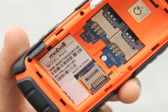 Điện thoại Mobell Rock