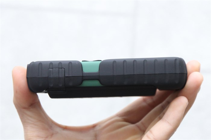 Điện thoại Mobell Rock