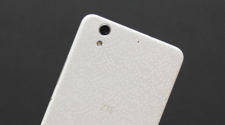Điện thoại ZTE Blade D Lux