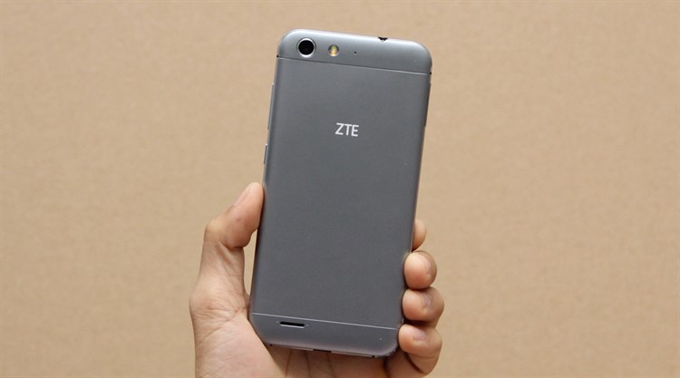 Điện thoại ZTE Blade V6
