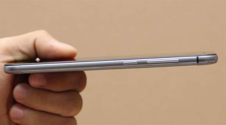 Điện thoại ZTE Blade V6