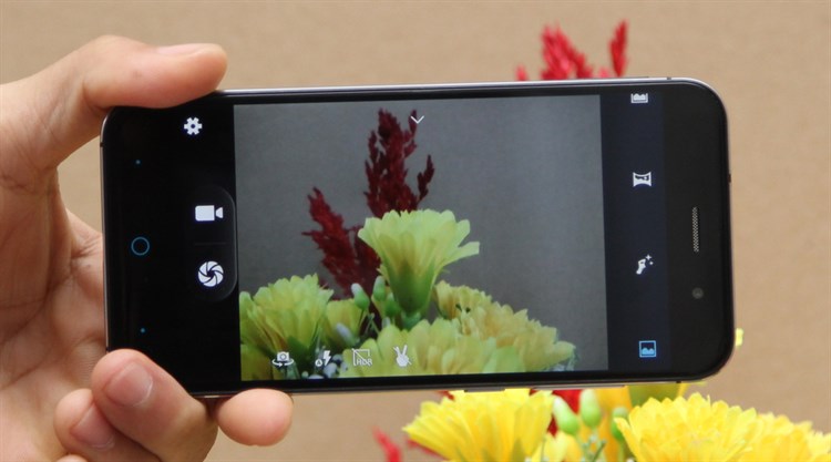 Điện thoại ZTE Blade V6