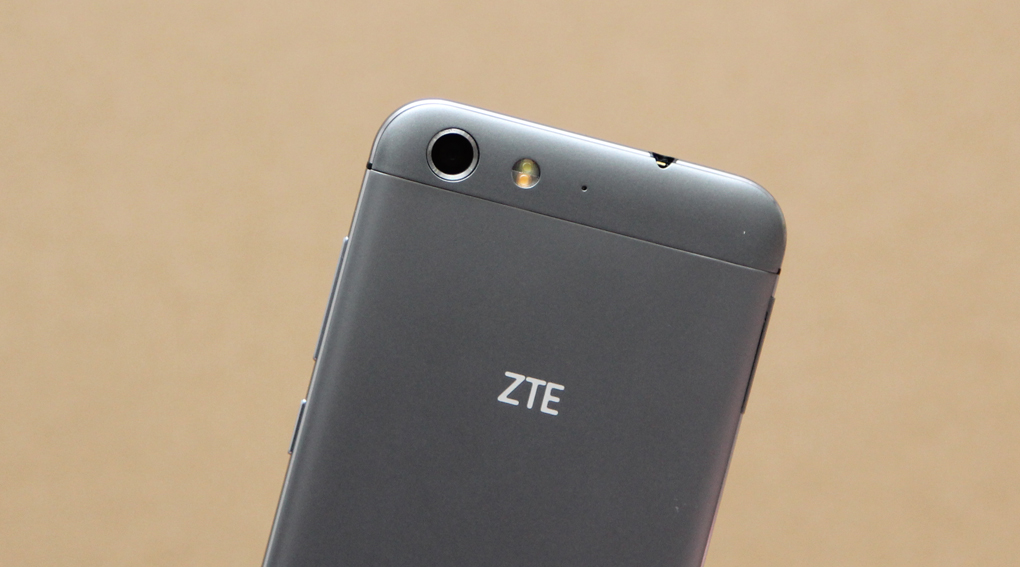 Điện thoại ZTE Blade V6