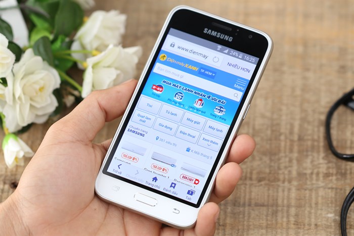 Điện thoại Samsung Galaxy J1 (2016)