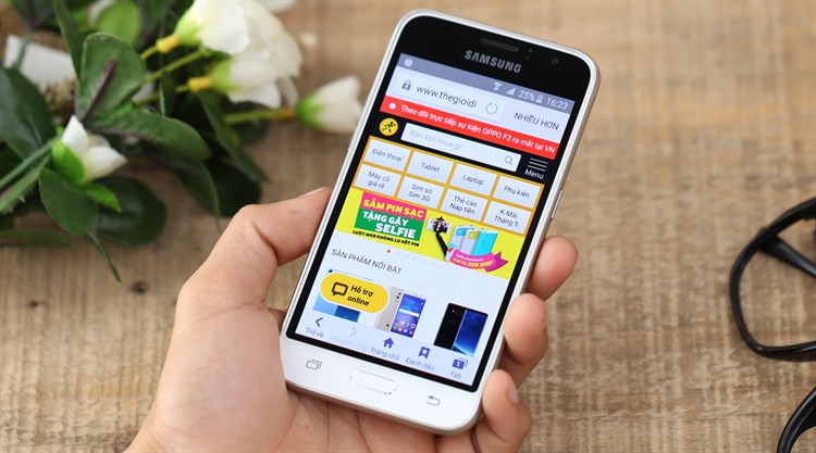 Điện thoại Samsung Galaxy J1 (2016)