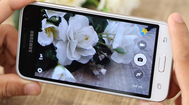 Điện thoại Samsung Galaxy J1 (2016)