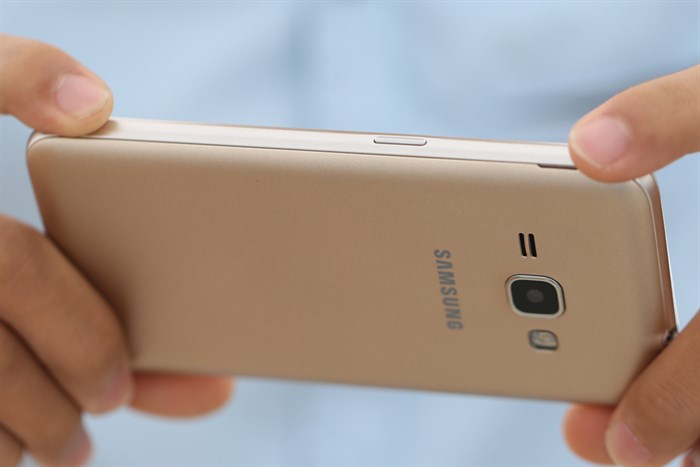 Điện thoại Samsung Galaxy J1 (2016)