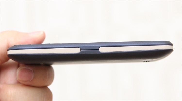 Điện thoại Mobell M690