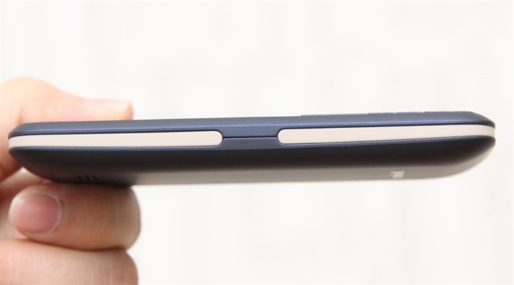 Điện thoại Mobell M690