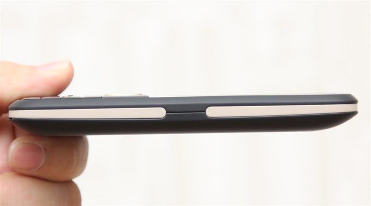 Điện thoại Mobell M690