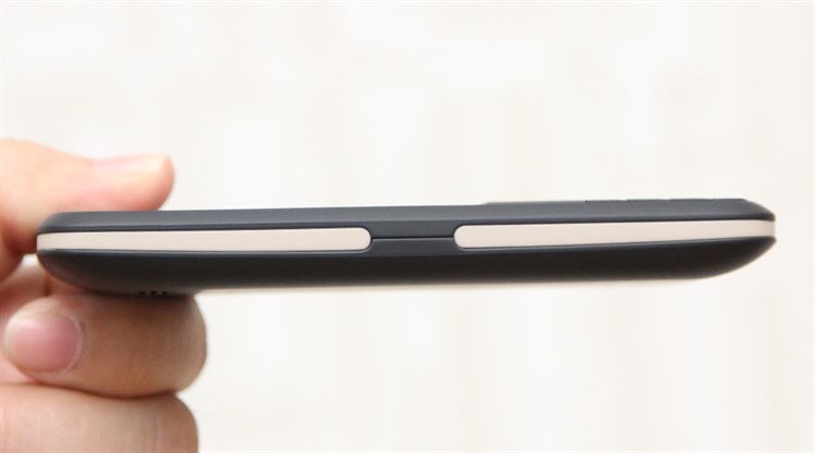 Điện thoại Mobell M690