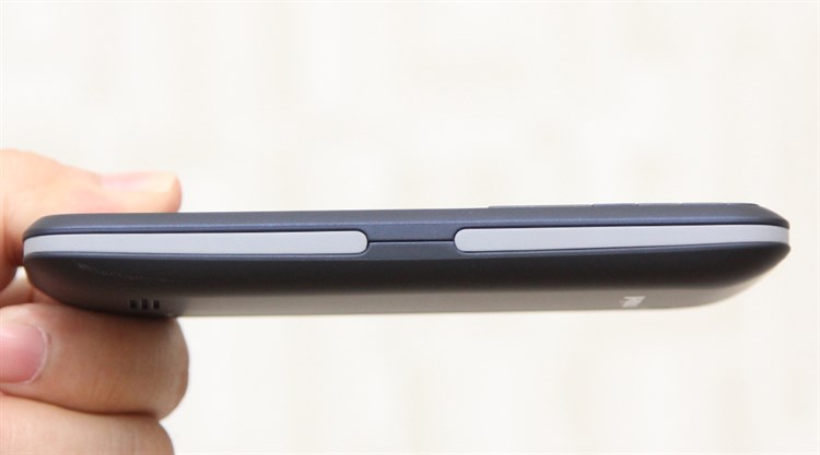 Điện thoại Mobell M690