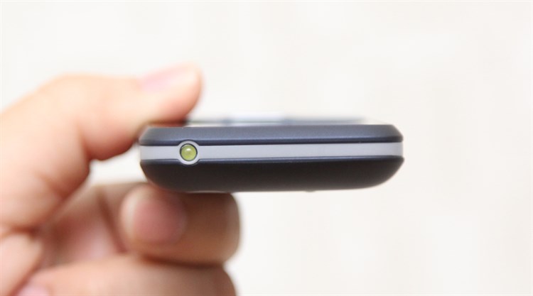 Điện thoại Mobell M690