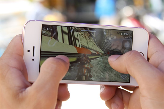 Điện thoại iPhone SE 16GB Màu Vàng Hồng