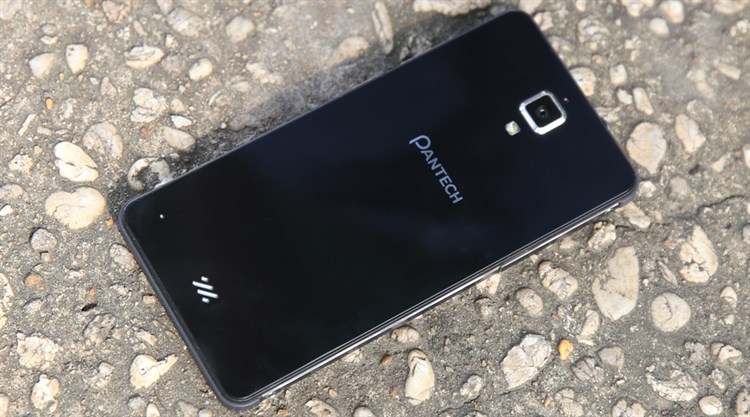 Điện thoại Pantech V950