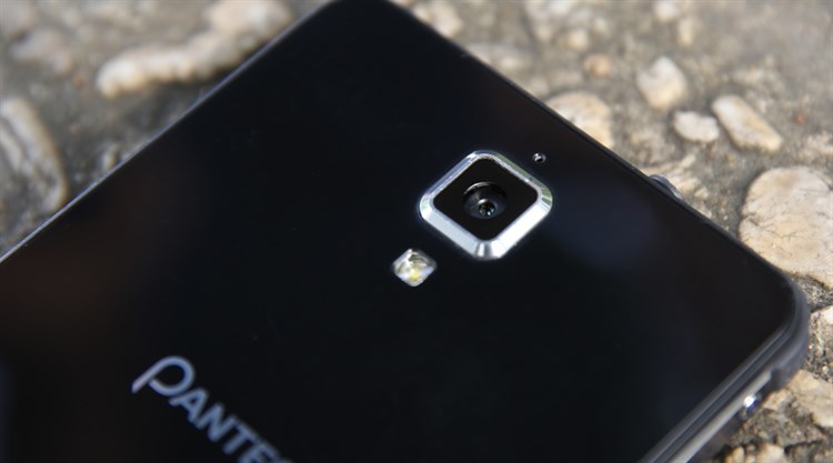 Điện thoại Pantech V950