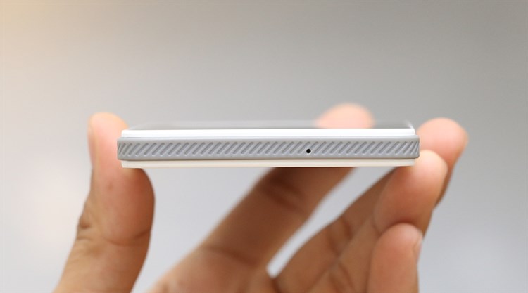 Điện thoại Pantech V950