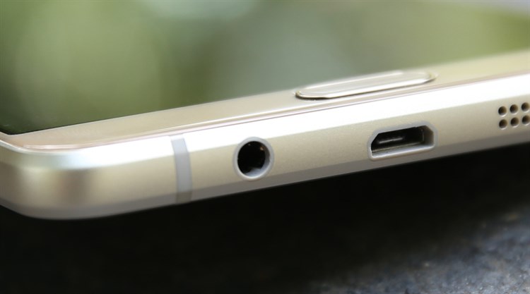 Điện thoại Samsung Galaxy A9 Pro Màu Vàng đồng