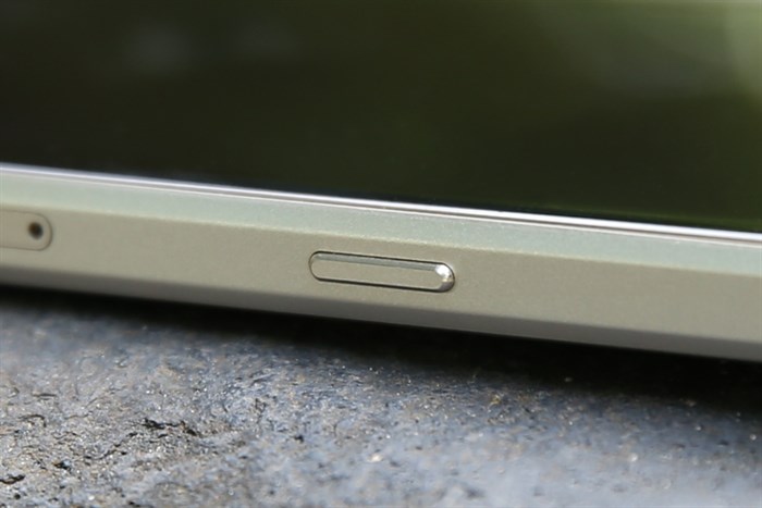 Điện thoại Samsung Galaxy A9 Pro Màu Vàng đồng