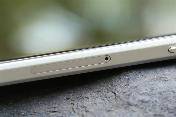 Điện thoại Samsung Galaxy A9 Pro Màu Vàng đồng