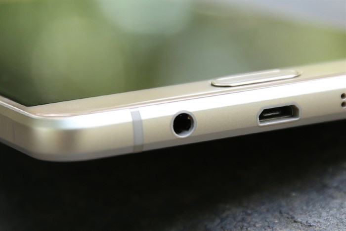 Điện thoại Samsung Galaxy A9 Pro Màu Vàng đồng