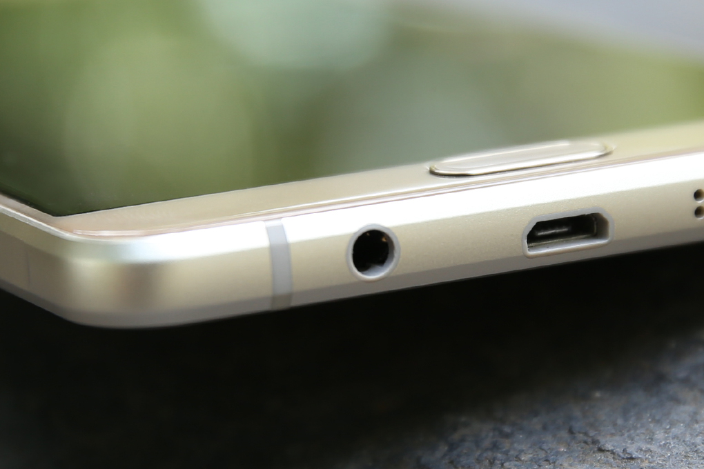 Samsung Galaxy A9 Pro - 9