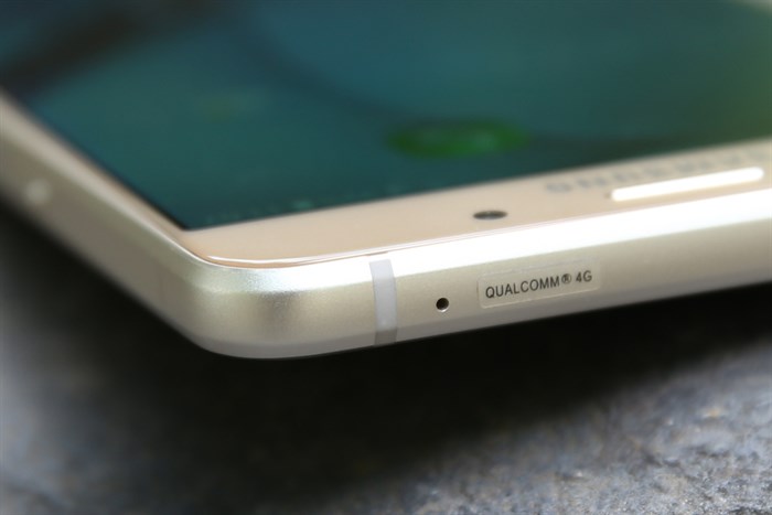 Điện thoại Samsung Galaxy A9 Pro Màu Vàng đồng