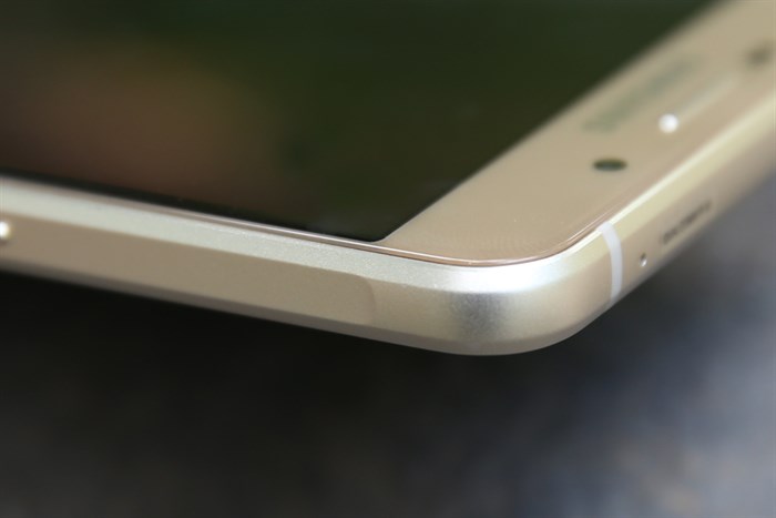 Điện thoại Samsung Galaxy A9 Pro Màu Vàng đồng