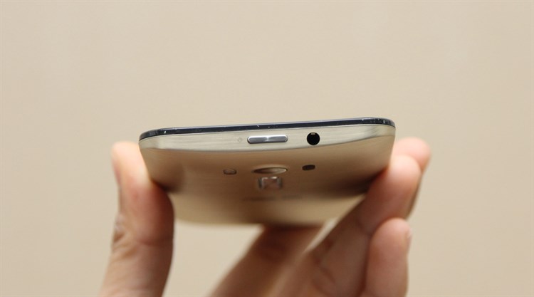 Điện thoại Asus Zenfone 2 Laser 5.0" LTE