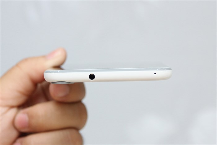 Điện thoại HTC Desire 820G+