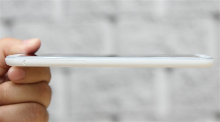 Điện thoại HTC Desire 820G+