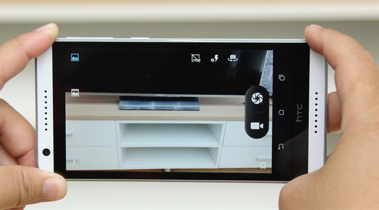 Điện thoại HTC Desire 820G+