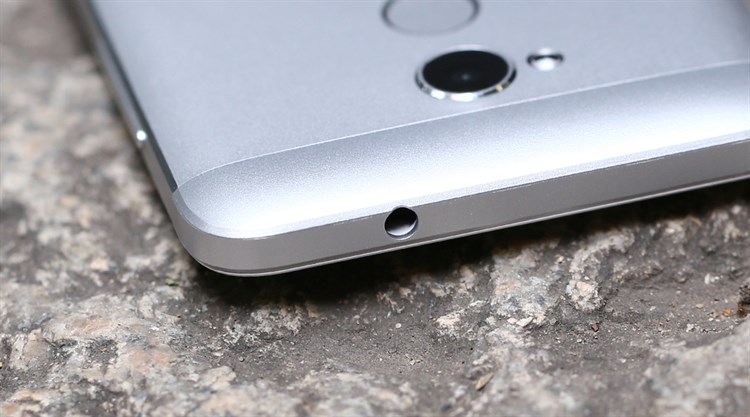 Điện thoại ZTE Blade V7 Lite