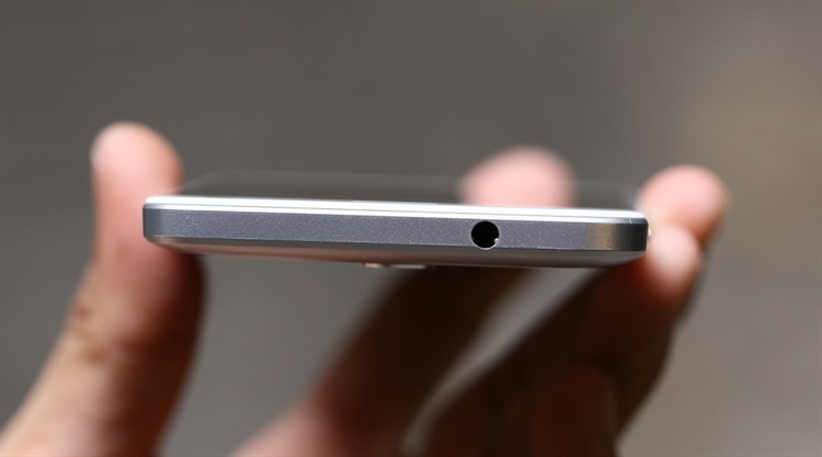 Điện thoại ZTE Blade V7 Lite