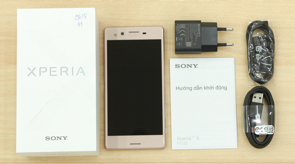 Bộ sản phẩm gồm: Hộp, Tai nghe, Sách hướng dẫn, Cáp