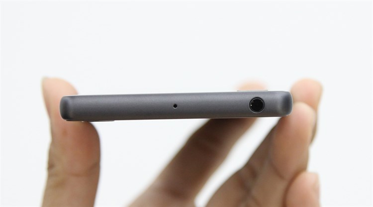 Điện thoại Sony Xperia X Màu Đen