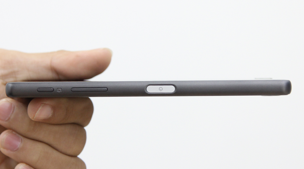 Điện thoại Sony Xperia X Màu Đen