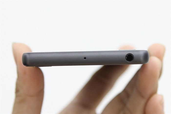 Điện thoại Sony Xperia X Màu Đen