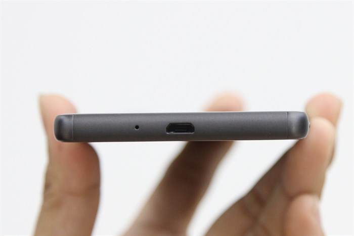 Điện thoại Sony Xperia X Màu Đen