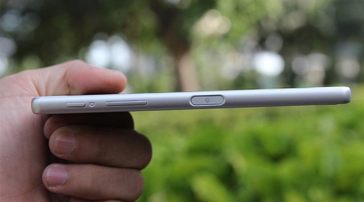 Điện thoại Sony Xperia X Màu Trắng