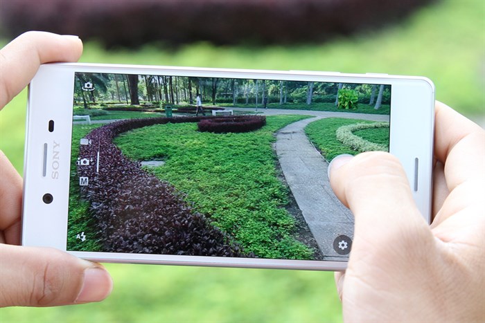 Điện thoại Sony Xperia X Màu Trắng