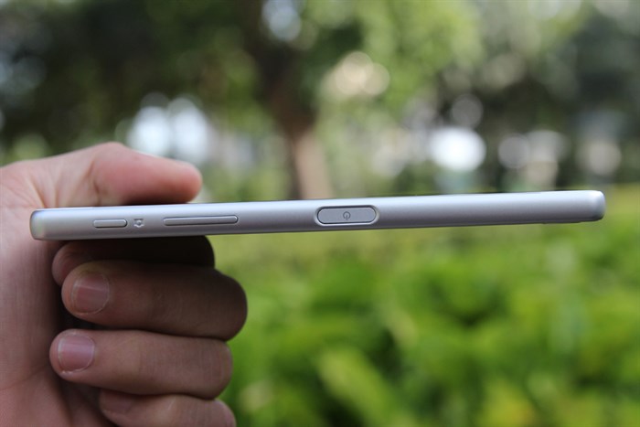 Điện thoại Sony Xperia X Màu Trắng