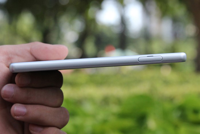 Điện thoại Sony Xperia X Màu Trắng