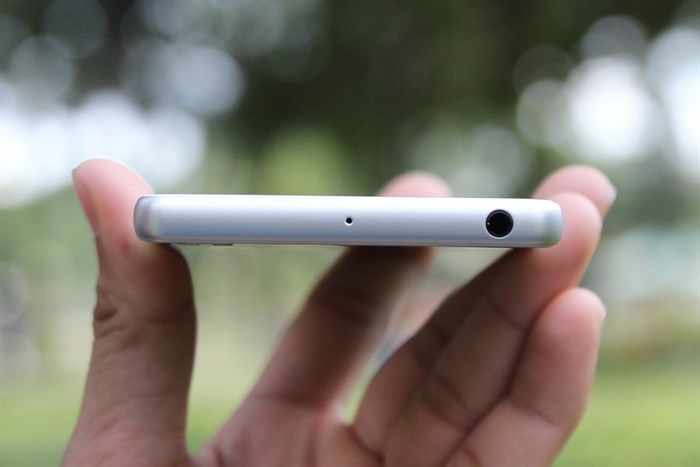 Điện thoại Sony Xperia X Màu Trắng