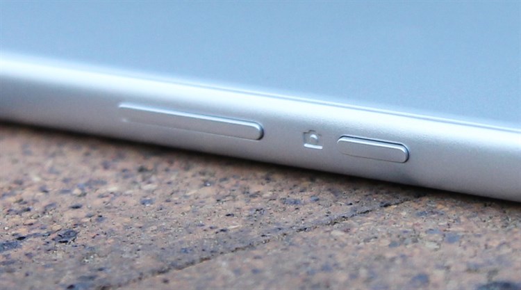 Điện thoại Sony Xperia X Màu Trắng