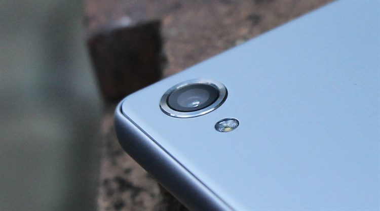 Điện thoại Sony Xperia X Màu Trắng