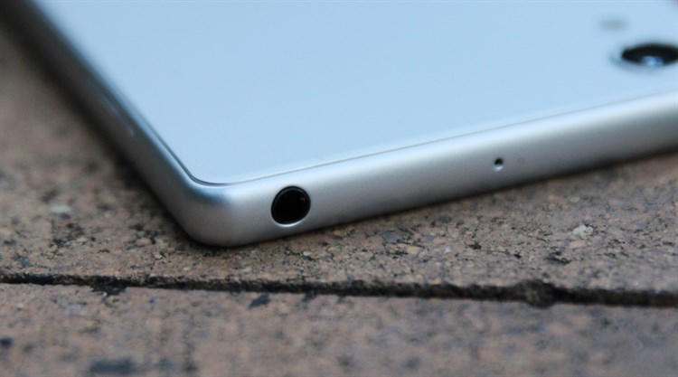 Điện thoại Sony Xperia X Màu Trắng