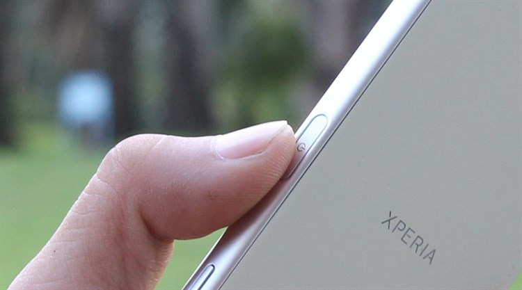 Điện thoại Sony Xperia X Màu Trắng