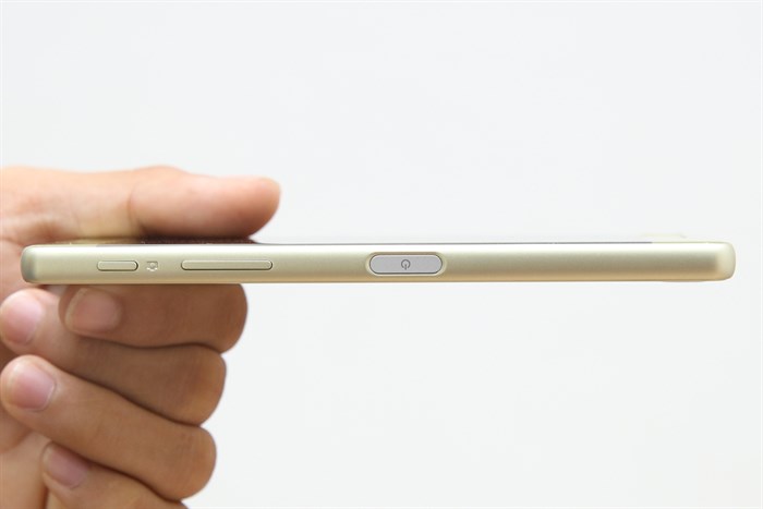 Điện thoại Sony Xperia X Màu Vàng