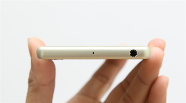 Điện thoại Sony Xperia X Màu Vàng